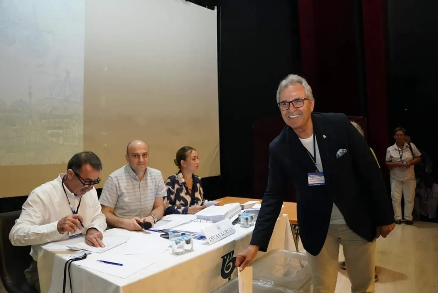 BANDIRMA KENT KONSEYİ GENEL KURULU'NDA DİVAN BAŞKANI SAMET ARIKER OLDU